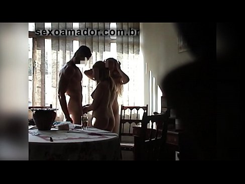 ❤️ Sexvenner inviterer en gigantisk mann og en trekant med seg ❤ Pornovideo ved no.ttsex.ru ❌️❤